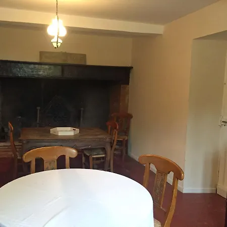 Bed & Breakfast Maisonnette Dans Chateau Montastruc-la-Conseillere