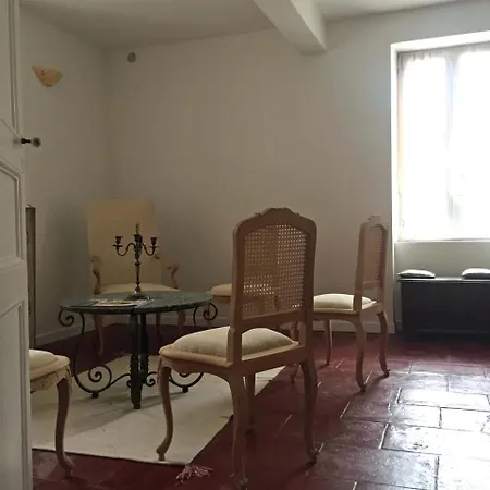 Maisonnette Dans Chateau Bed & Breakfast *