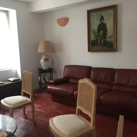 Maisonnette Dans Chateau Bed & Breakfast *